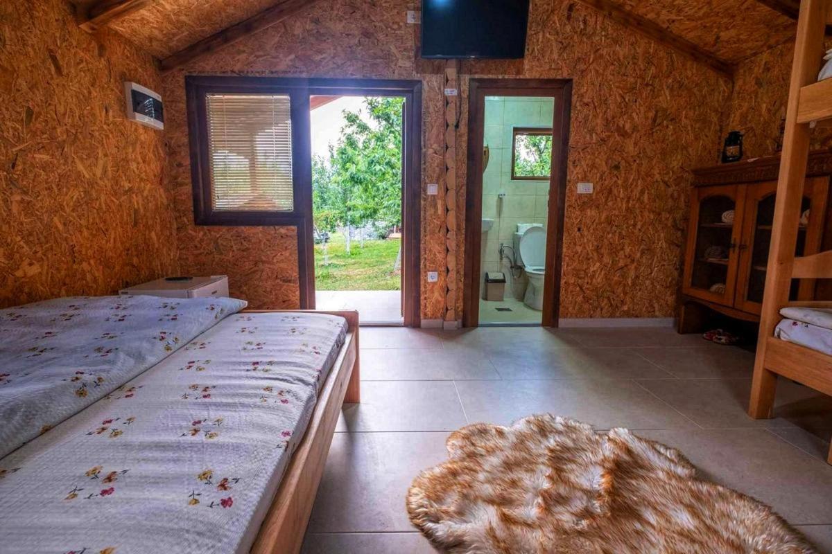 Holiday Bungalows & Food プラヴ エクステリア 写真
