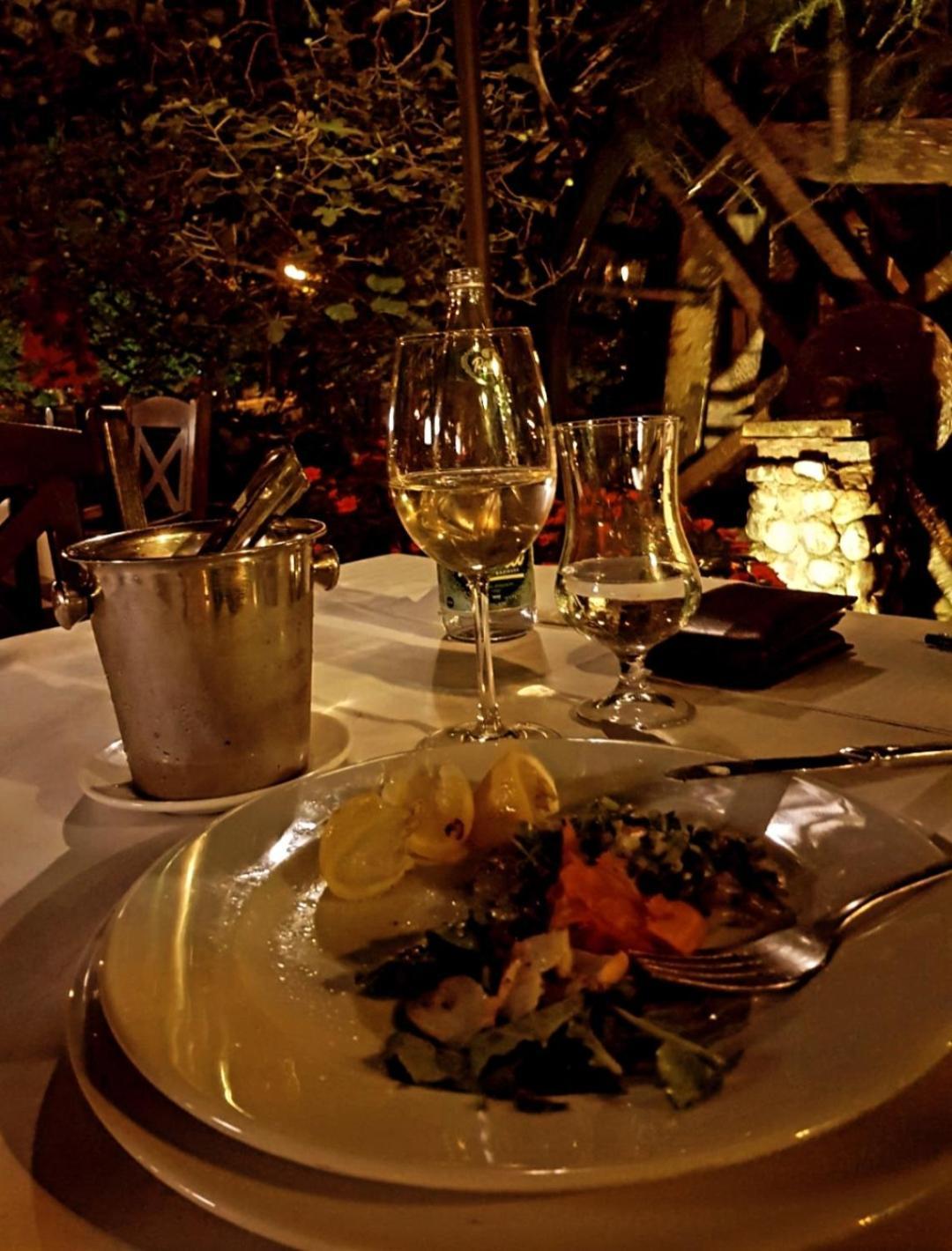 Holiday Bungalows & Food プラヴ エクステリア 写真