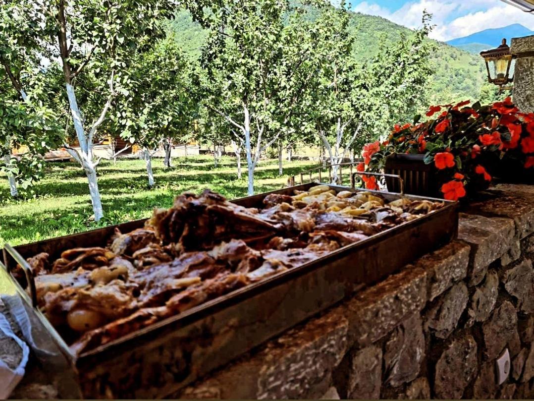 Holiday Bungalows & Food プラヴ エクステリア 写真